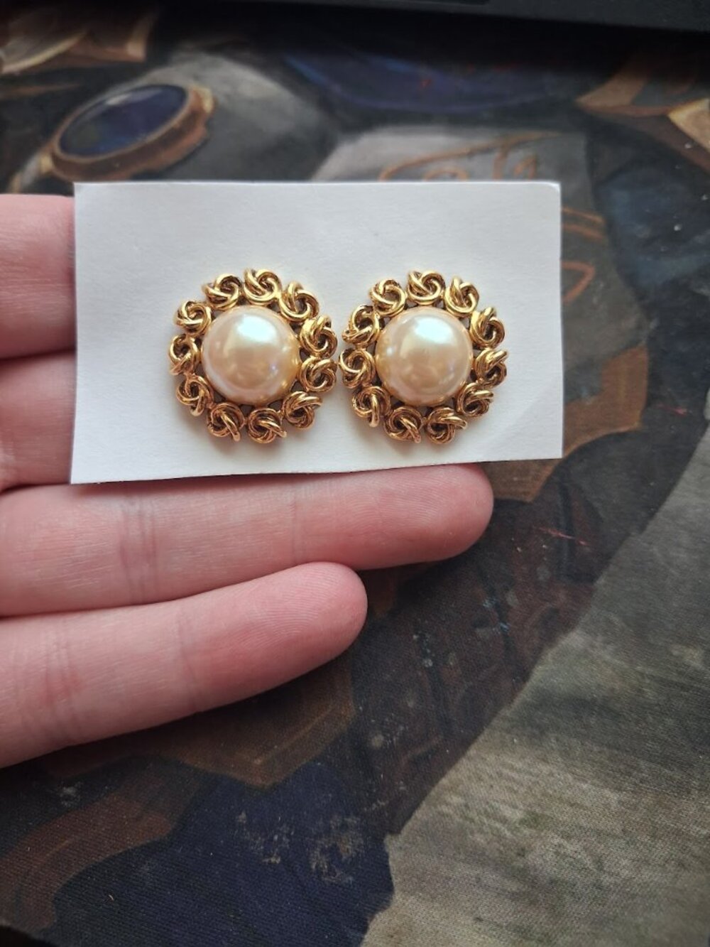 Retro style stud earrings